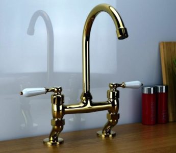 Установка смесителя на кухне в столешницу