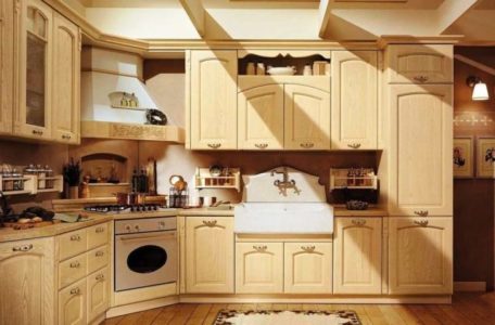 Бежевая кухня в стиле прованс