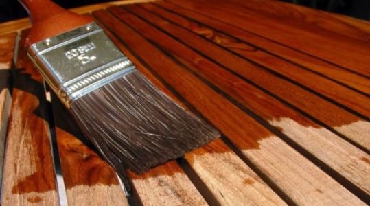 Выбор лака для реставрации лакированной мебели