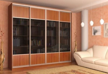 Книжный шкаф