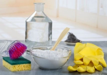 Как почистить диван уксусом и содой