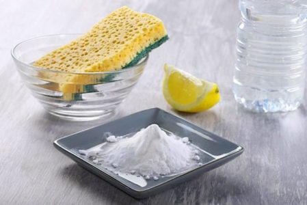 Как почистить диван уксусом и содой