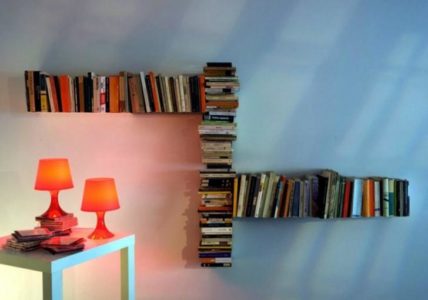 Полки из книг