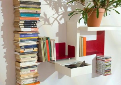 Полки из книг