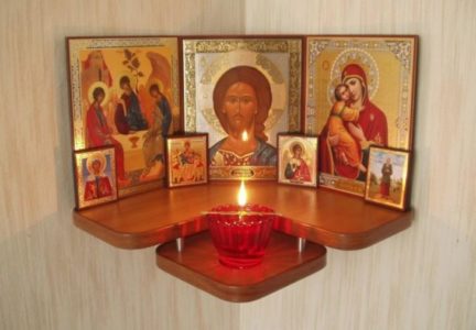 Угловые полки для икон