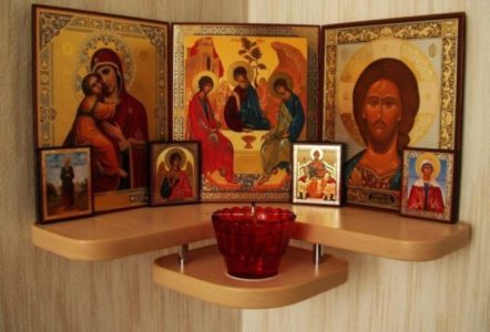 Угловые полки для икон