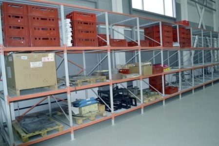 Выбор способа установки полок в гараже